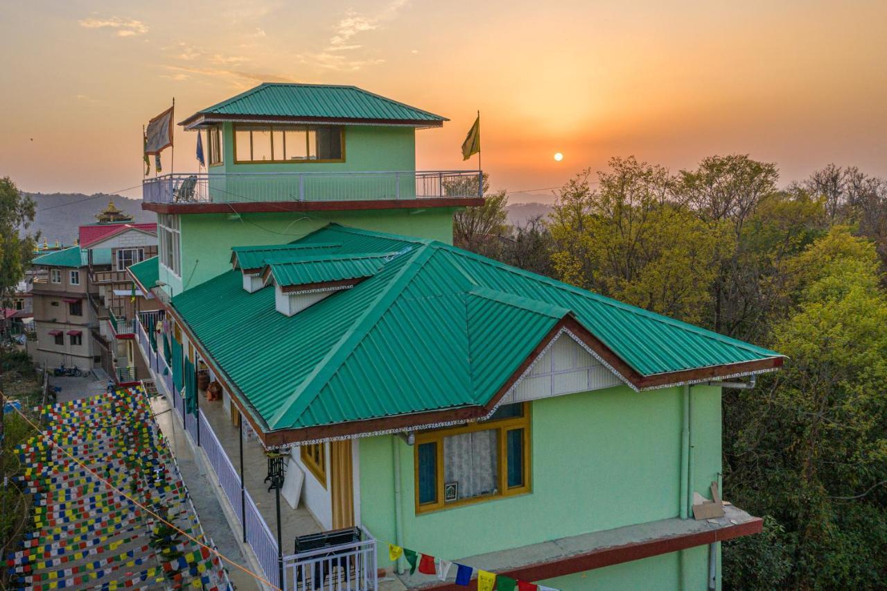 The Trippy Tribe Hostel Bir  Exterior photo