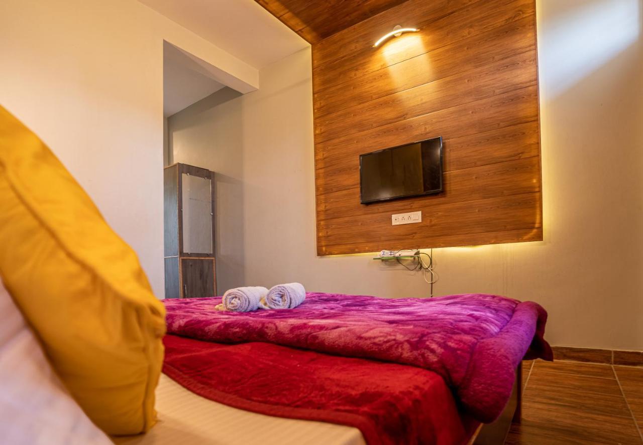 The Trippy Tribe Hostel Bir  Exterior photo